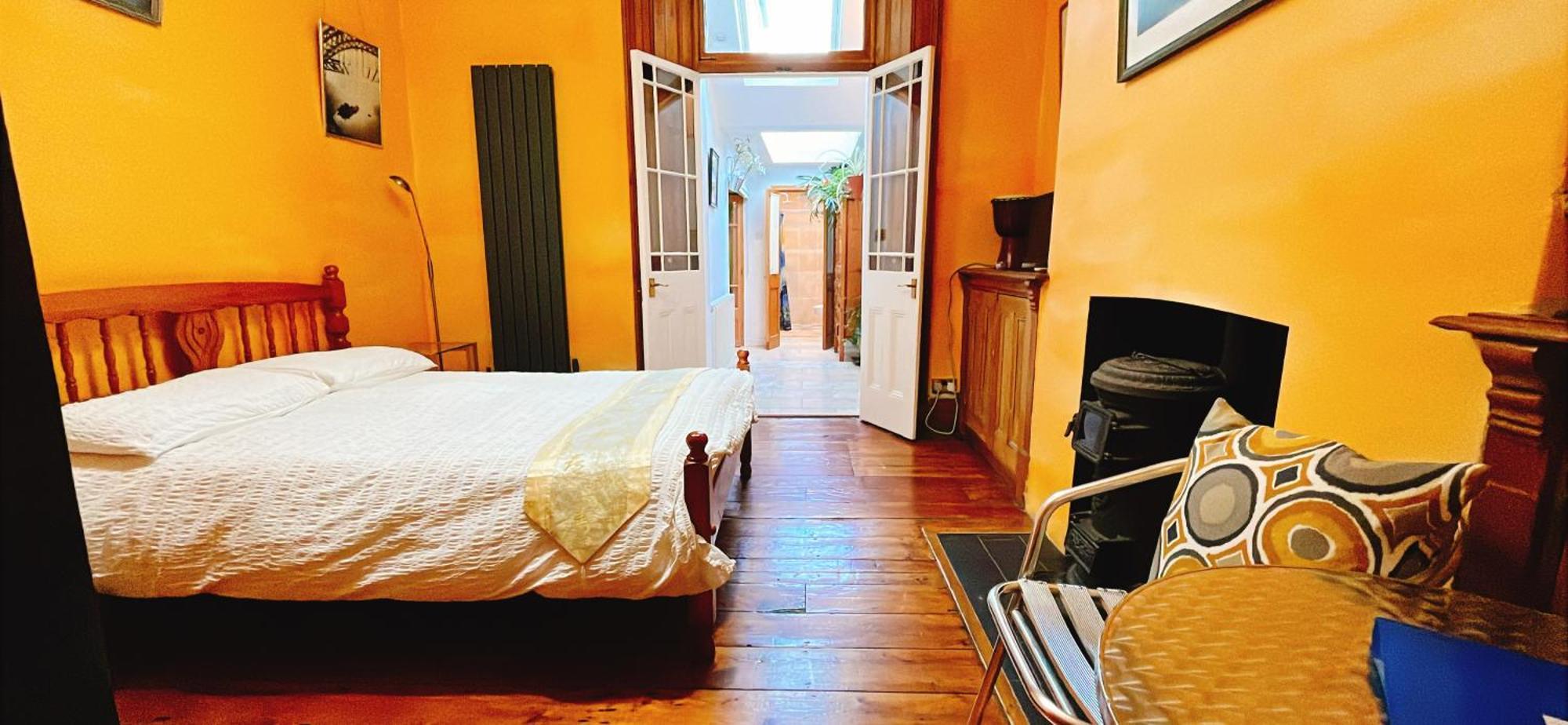 Funky Urban Jungle Bed & Breakfast Cardiff Ngoại thất bức ảnh