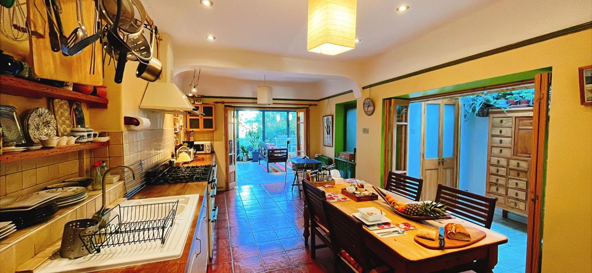 Funky Urban Jungle Bed & Breakfast Cardiff Ngoại thất bức ảnh